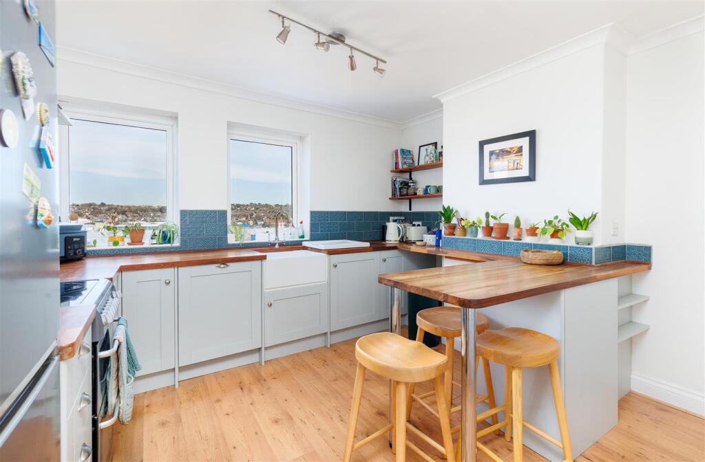Kitchen 1-1