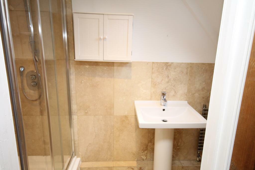 En-suite to Bedroom One (Copy).JPG
