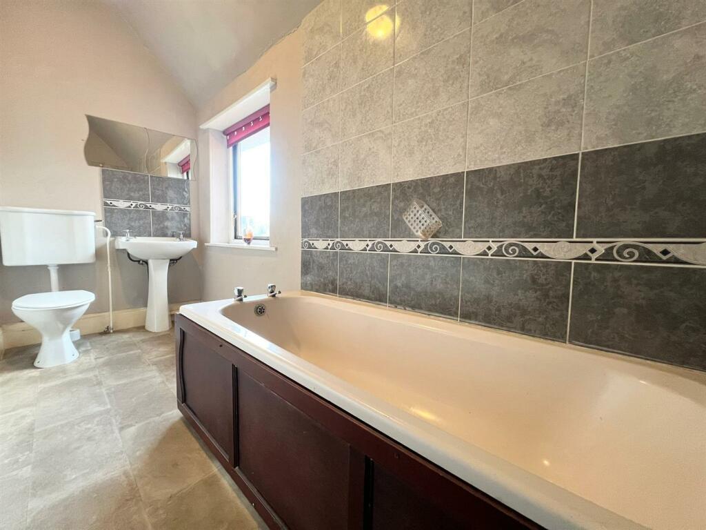 USE bathroom (1).jpg