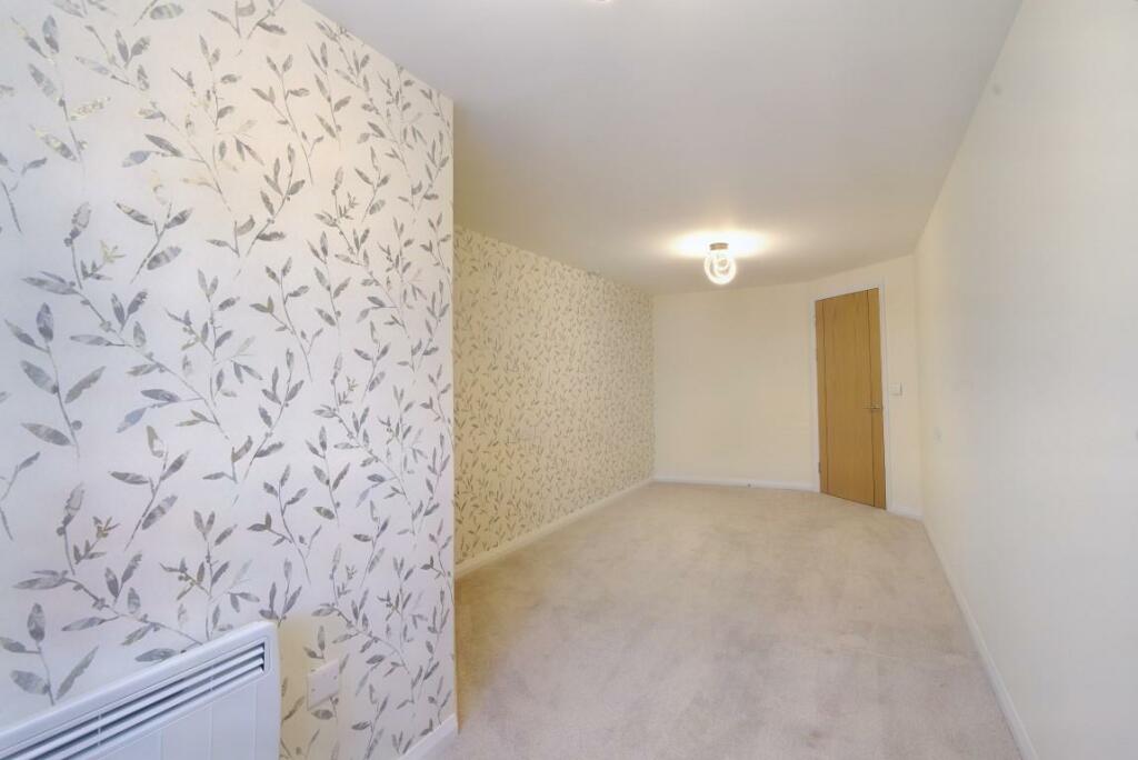 8541170-interior12 (Medium).JPG