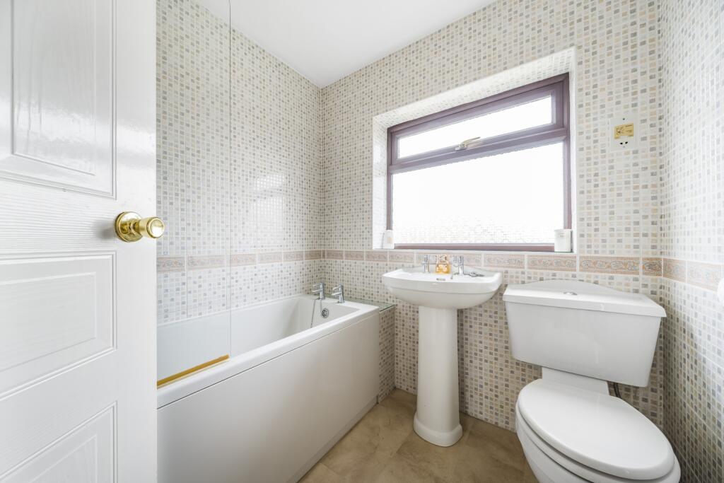 Ensuite Bathroom 
