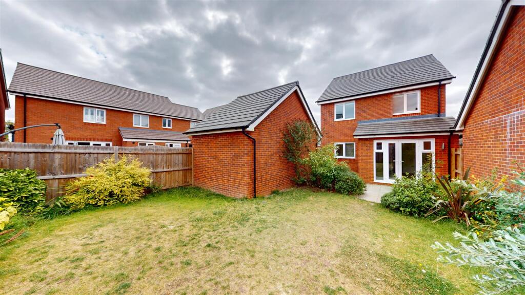 Eardley Close 4 Garden.jpg