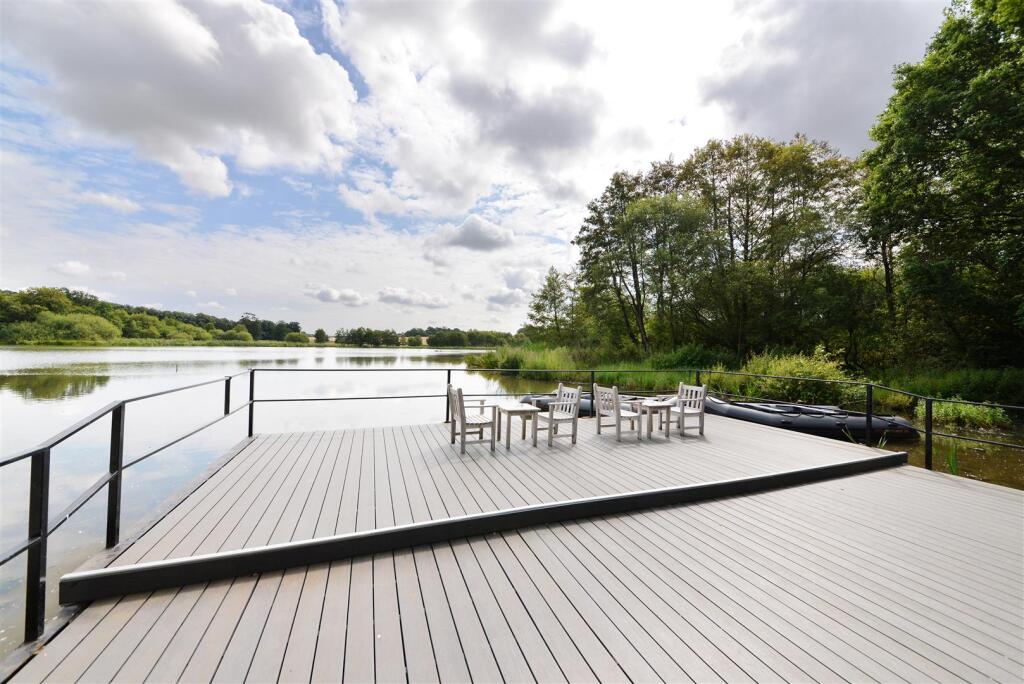 Boathouse External (33).jpg