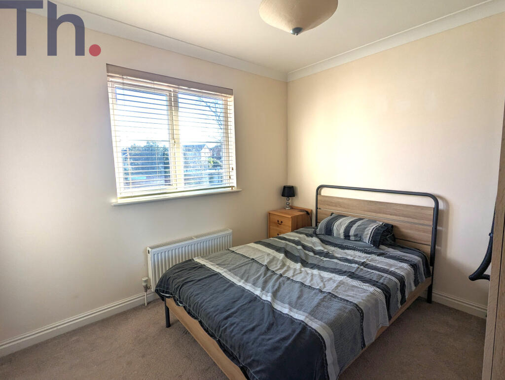 Bedroom pic 1