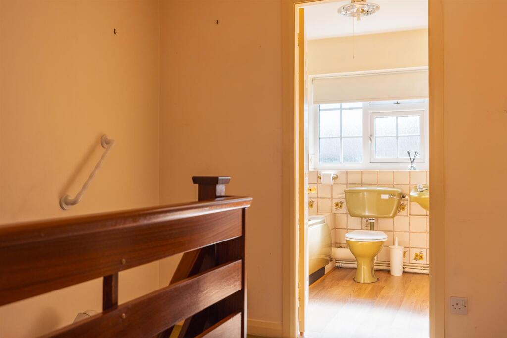 15 Old Farm Close-28.jpg