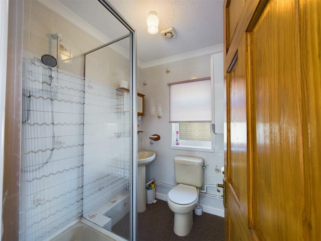 Annex Shower Room 1