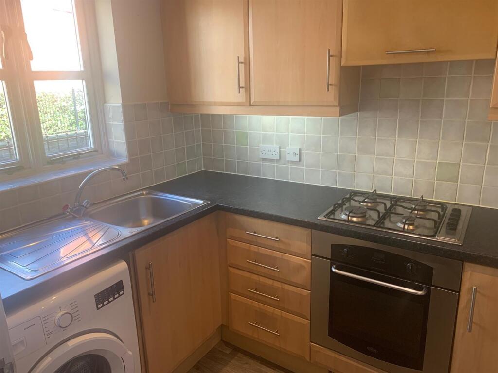 Kitchen 1.jpg