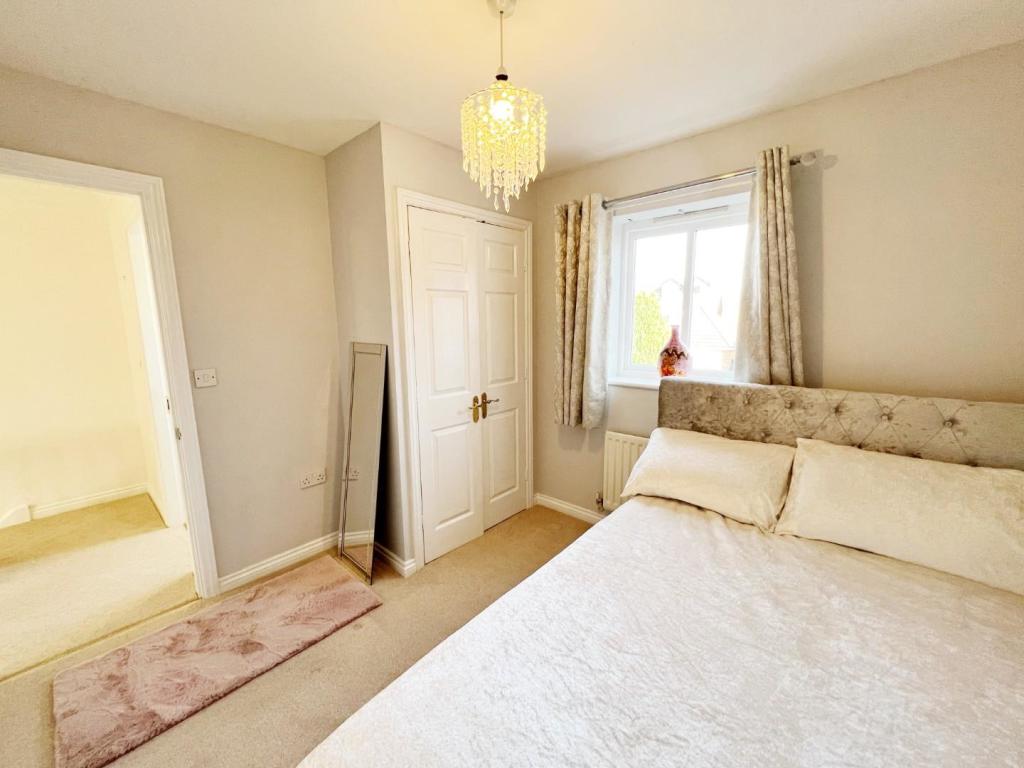 Bedroom 2 pic 2.jpg