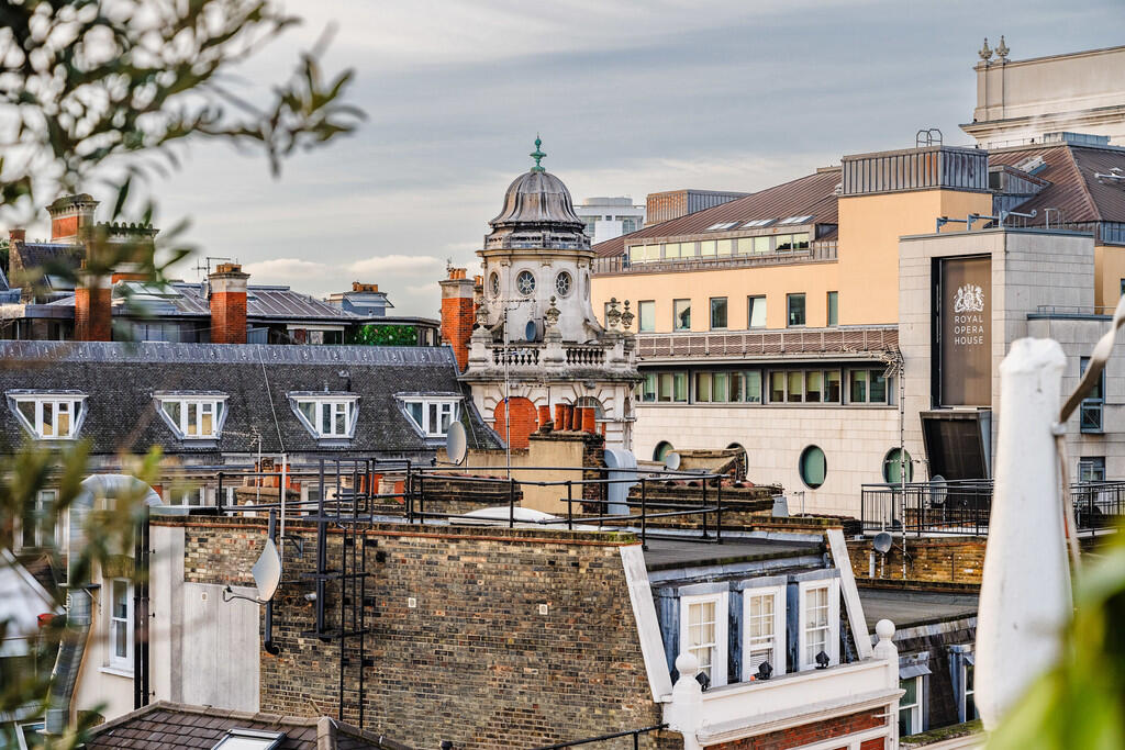 Tavistock_Street_...