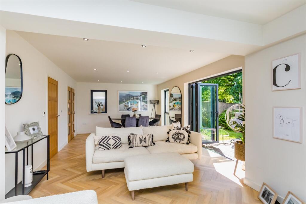 Living/dining room