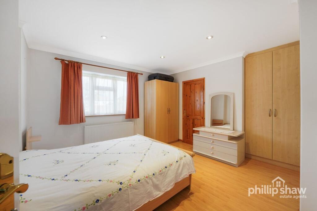 Bedroom with ensuite