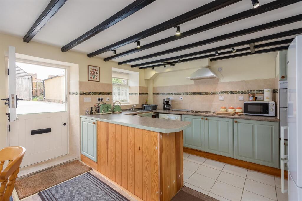 Wandales 2 Kitchen Dining Room-4.jpg