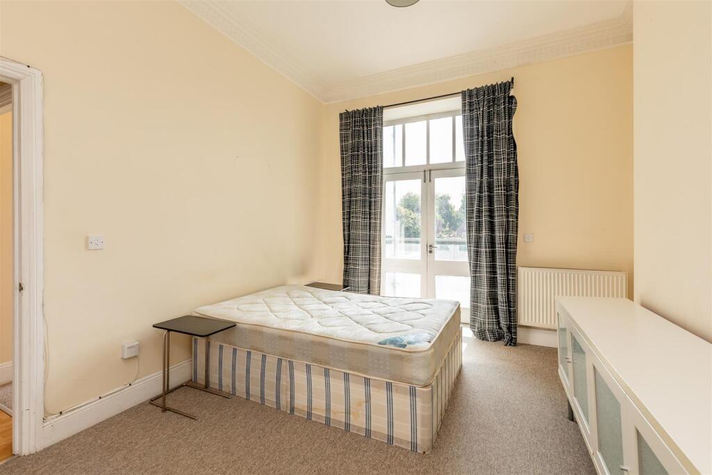 Oakfield Road, Clifton Bed 1.jpg