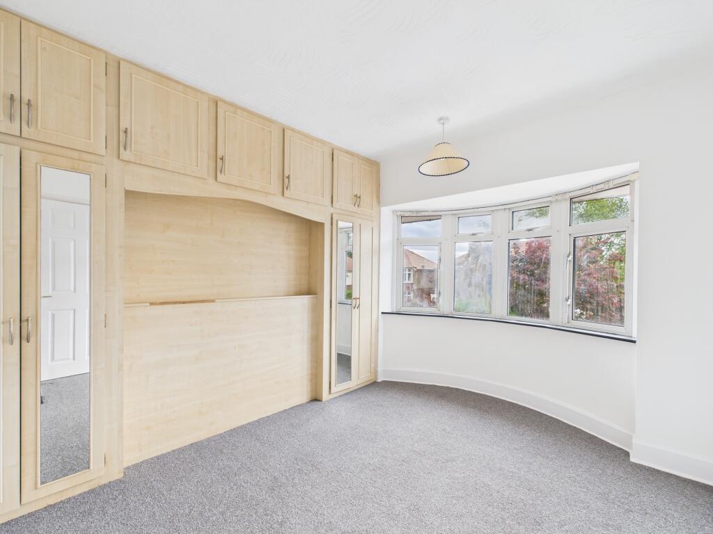 CAM03674G0-PR0648-STILL015