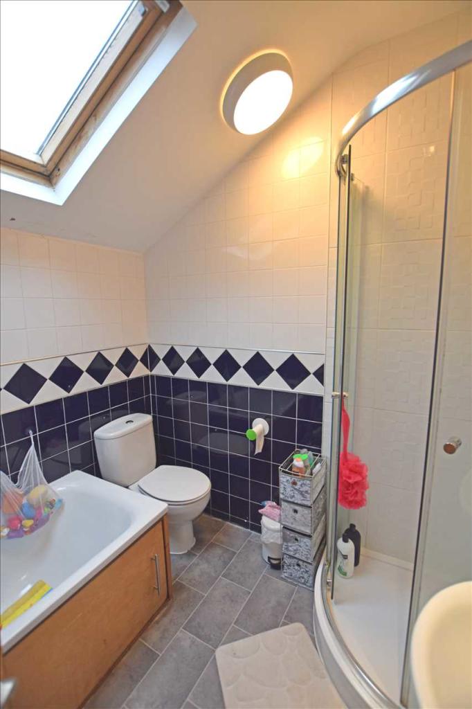 BATH/SHOWER ROOM