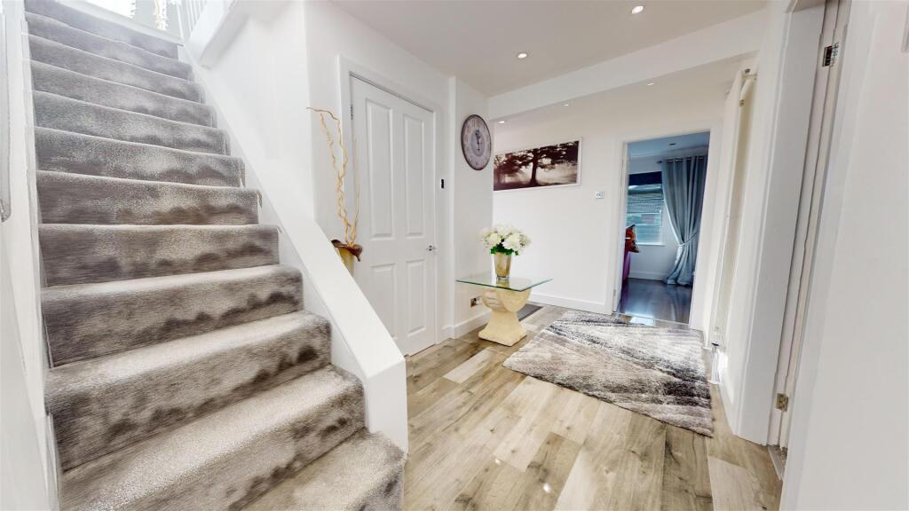 Seacroft Crescent Hallway