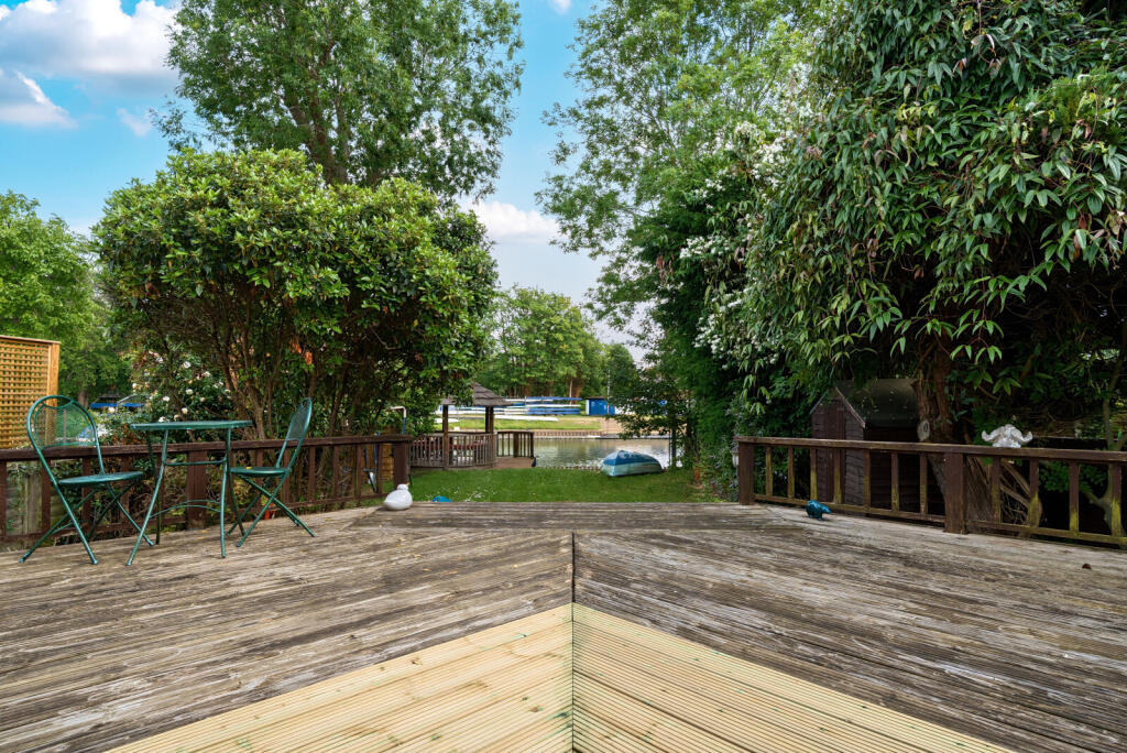 1304322-17-684afd...