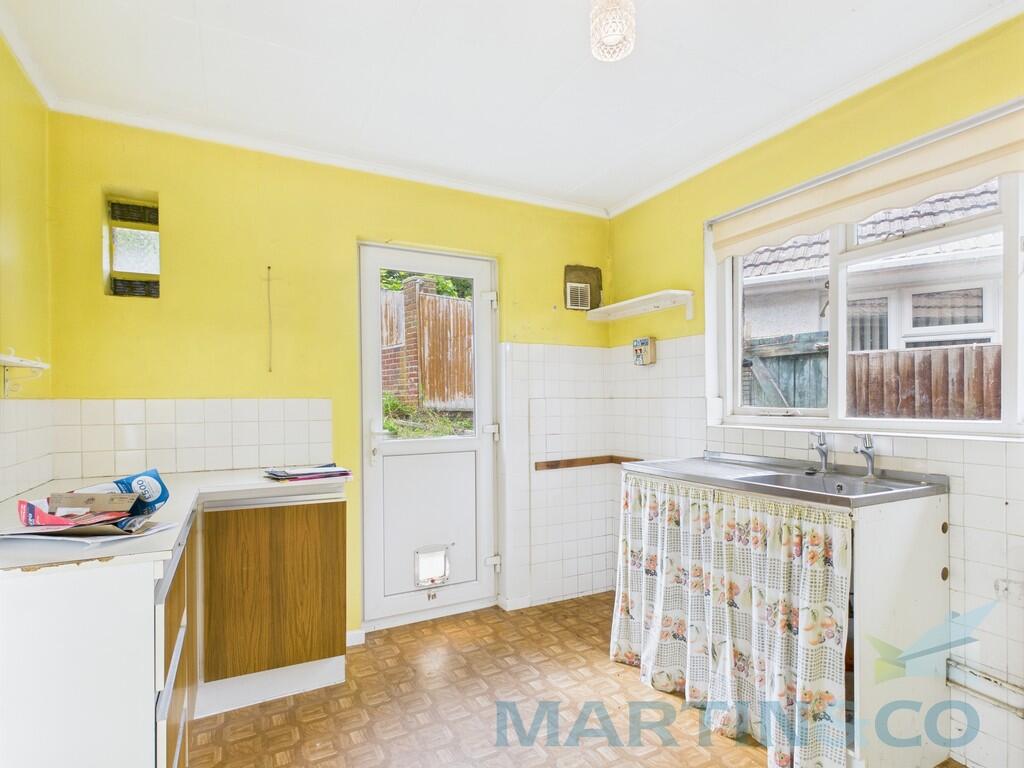 Kitchen Pic 1