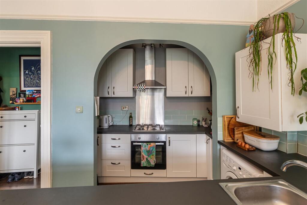 Flat 1, 46 Archfield Road9.JPG