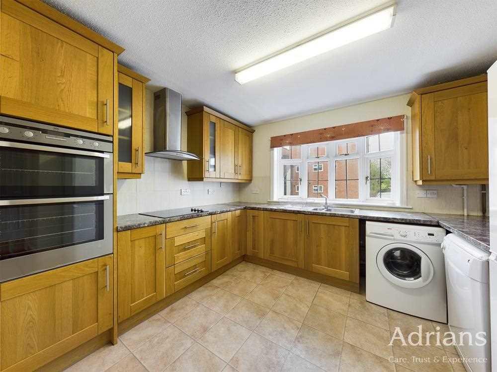 KITCHEN /