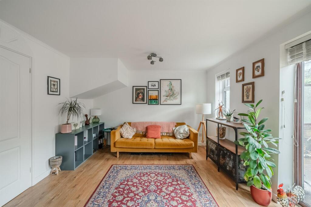 7 Coed-Y-Canddo Road-13.jpg