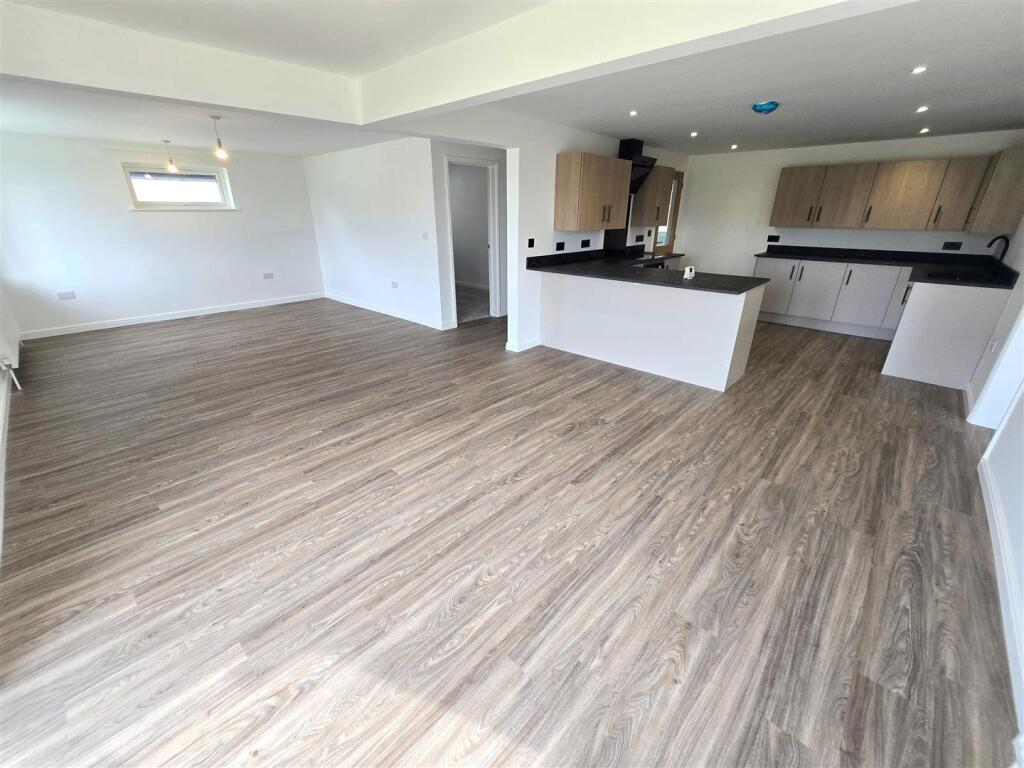 Lounge/Diner/Kitchen