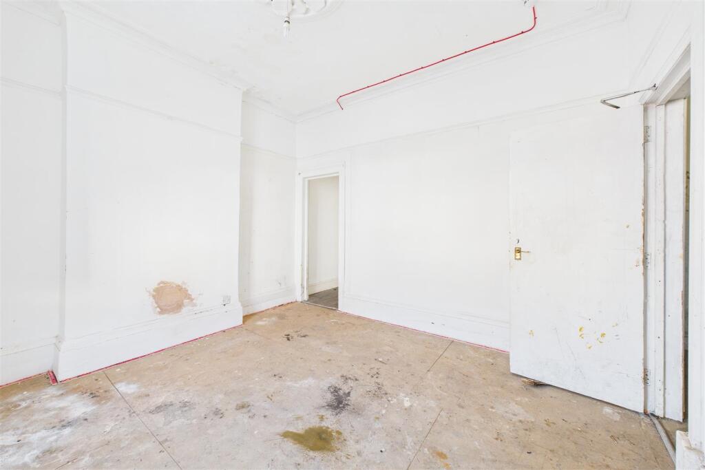 GFF, 36, Seymour Road Easton, Bristol, BS5 0UN | L