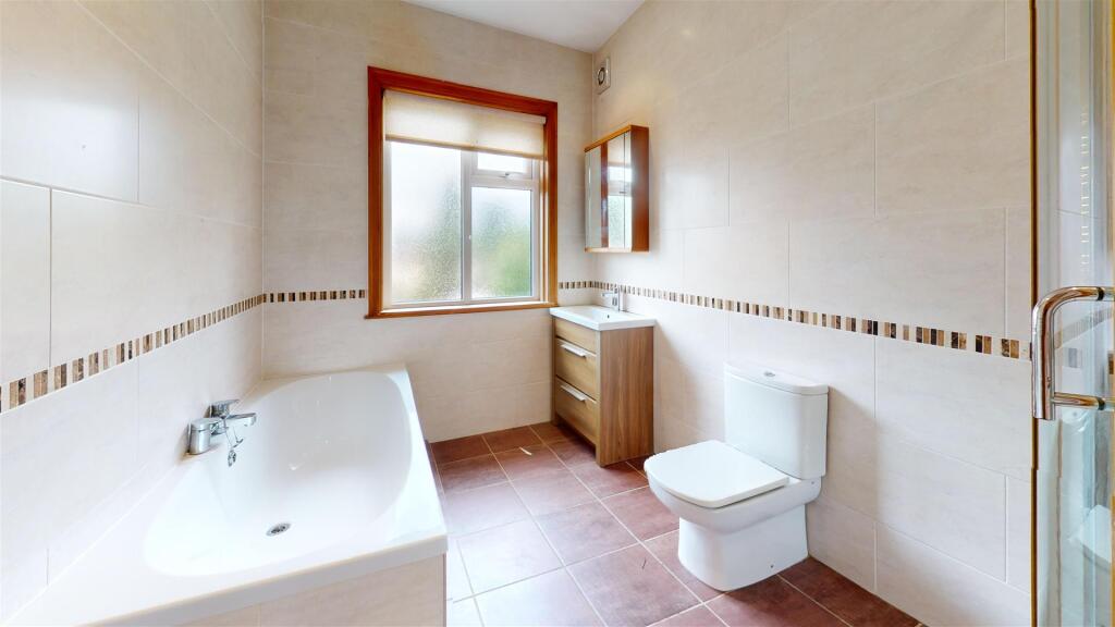 2-Grange-Estate-Bathroom.jpg