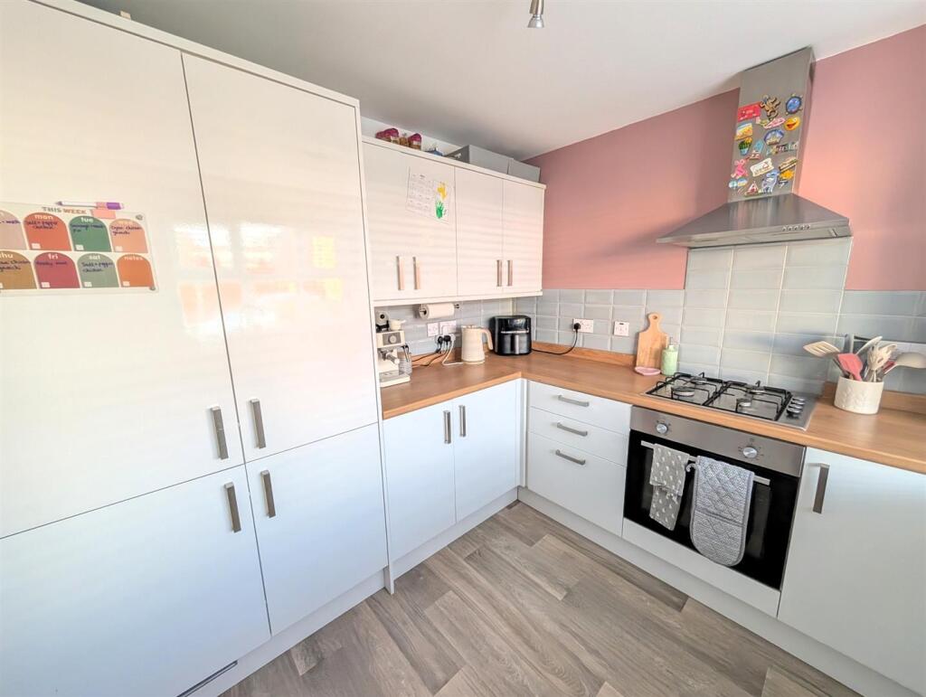 Fitted Kitchen b.jpg