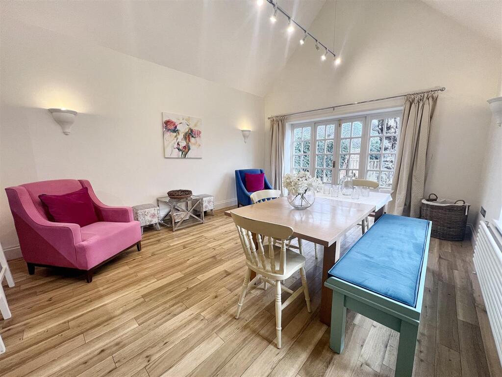 Breakfast Room