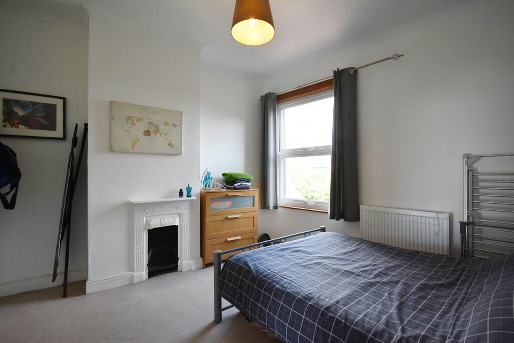 Bedroom 2-min