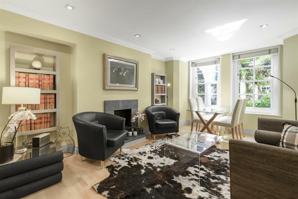 Gladstone Court - Reception