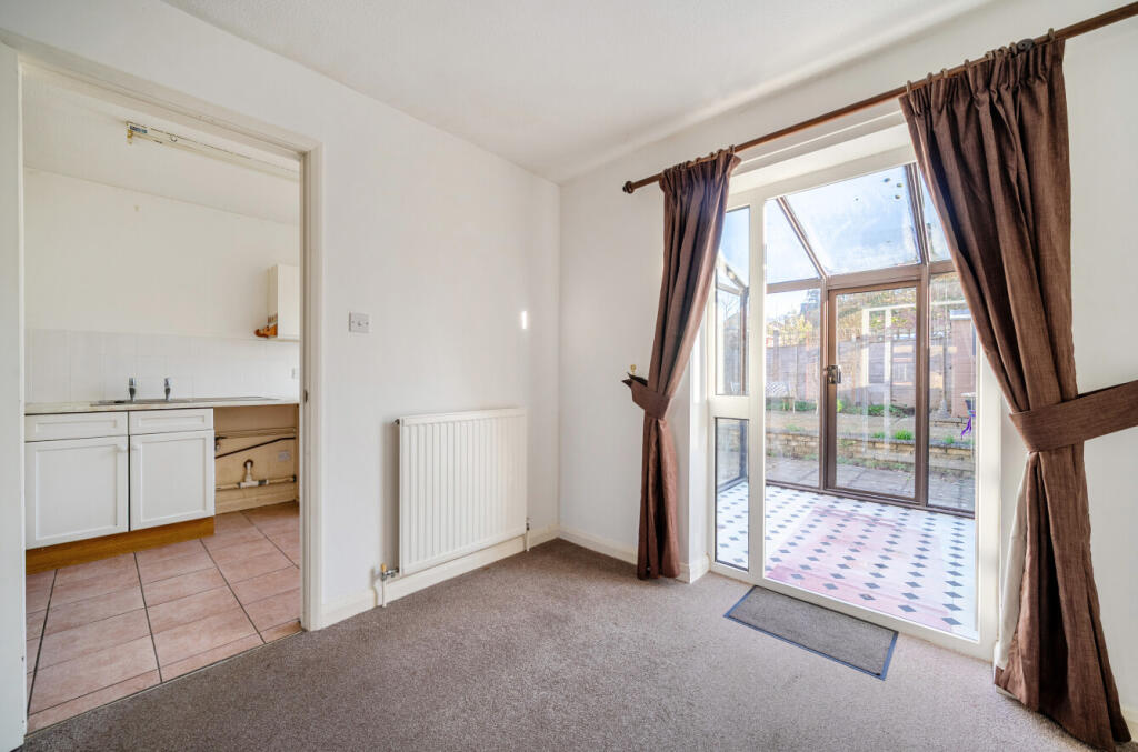 1384152-7-6925a89...