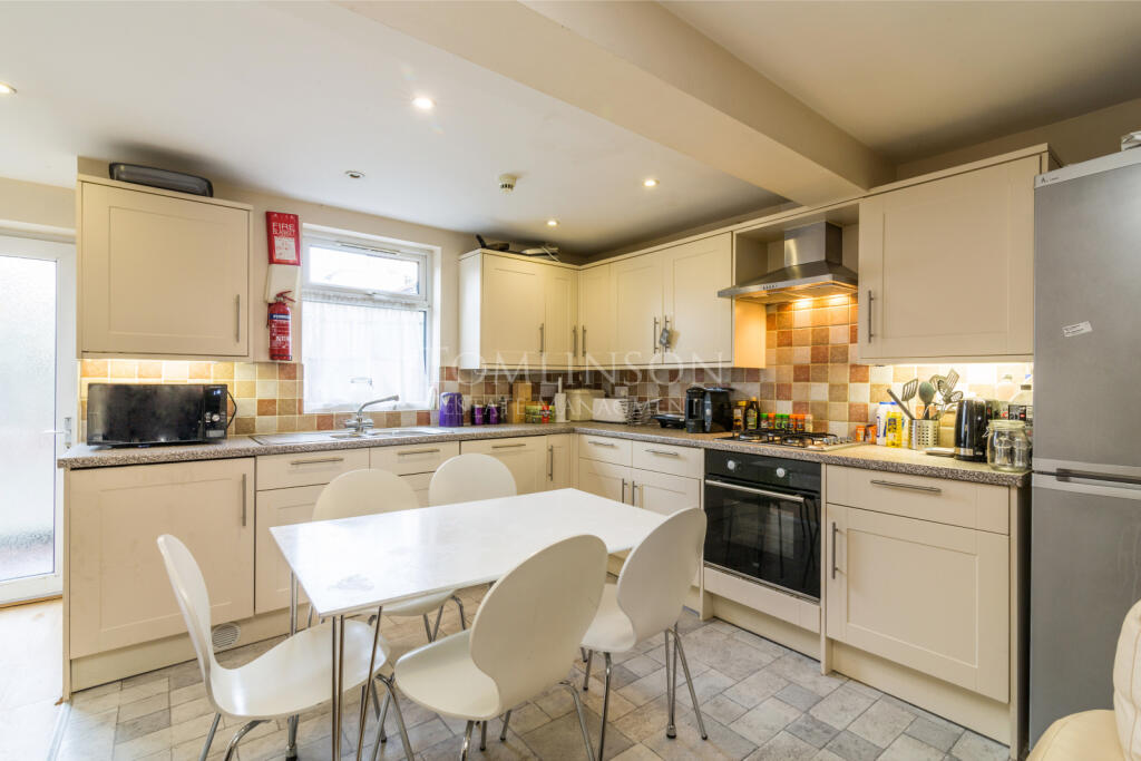 5 Bedroom terraced house - HMO