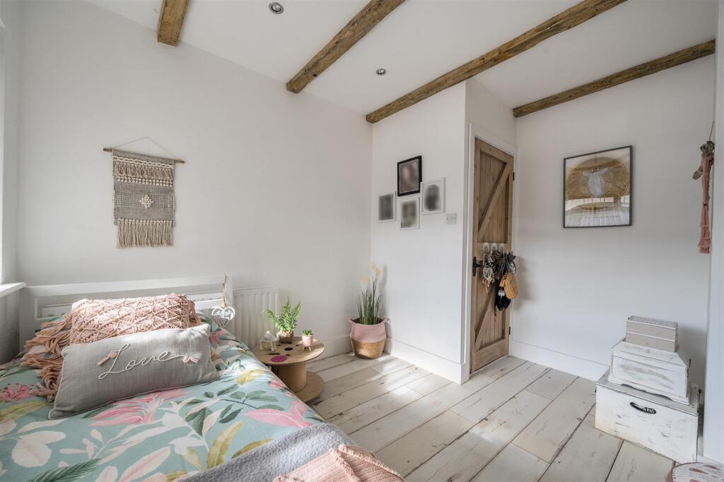 Bedroomn