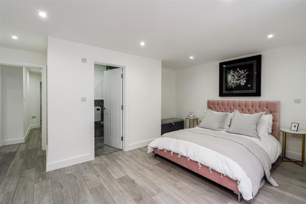 flat 3 272153 (18).jpg
