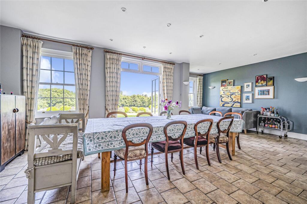Breakfast Room