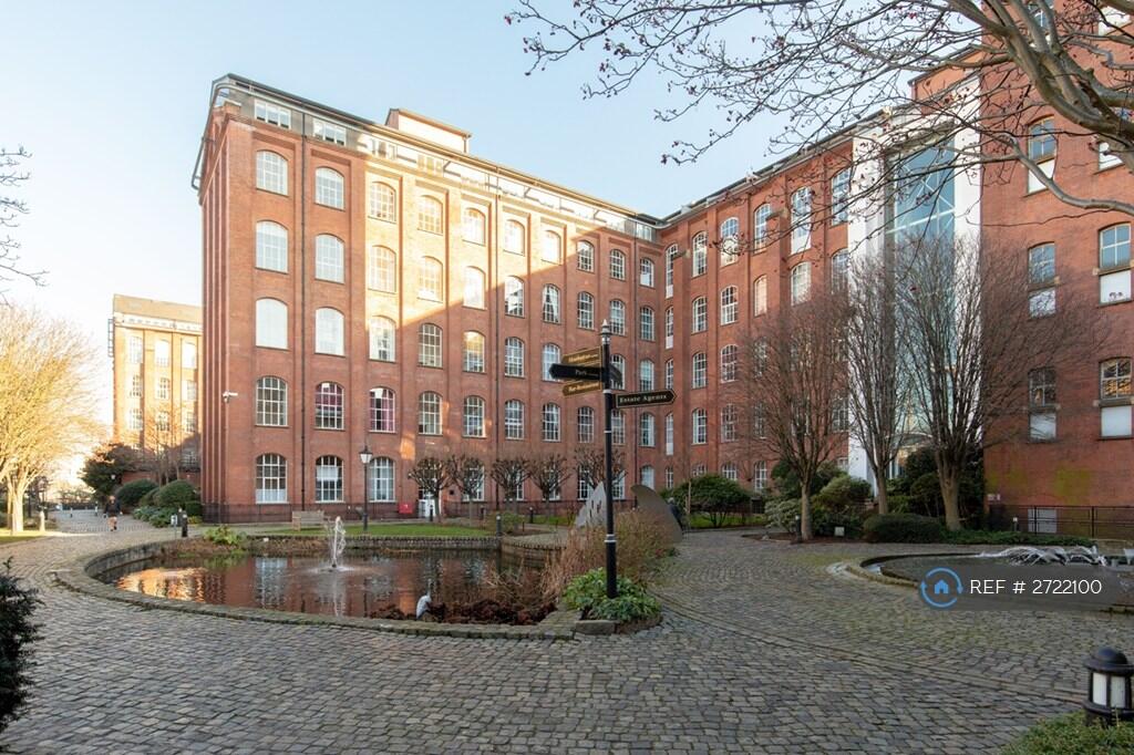 Bow Quarter