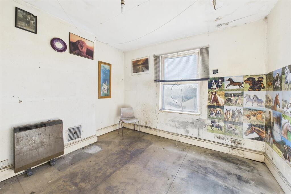 TFF, 36 Seymour Road, Easton, Bristol BS5 0UN | Le