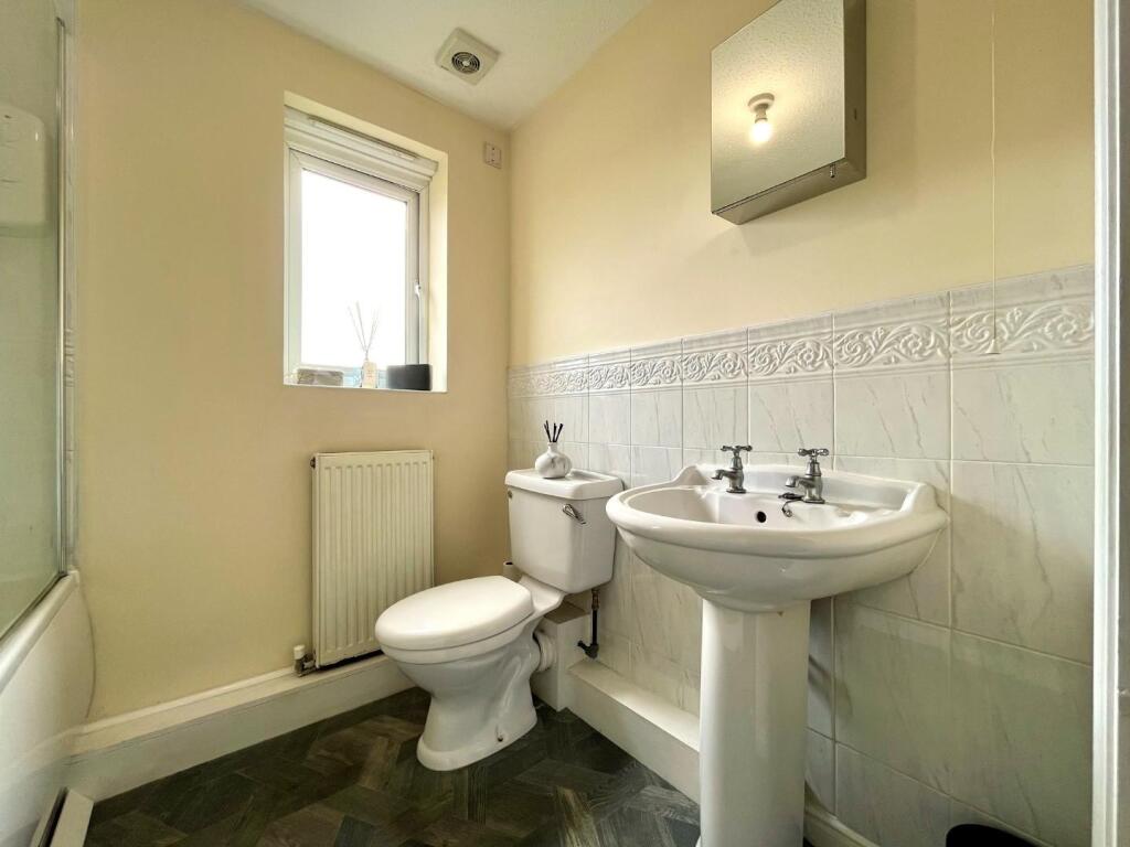 Bathroom Aspect 2