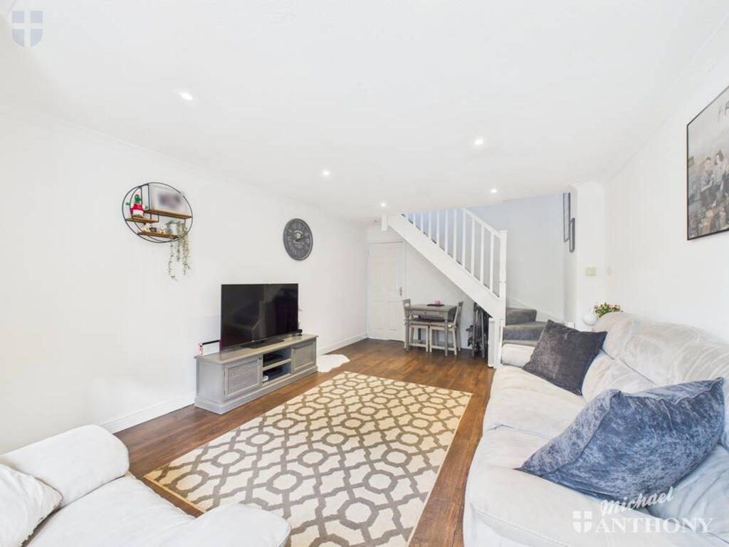 CAM03218G0-PR0809-STILL010-thumbnail-h750-70