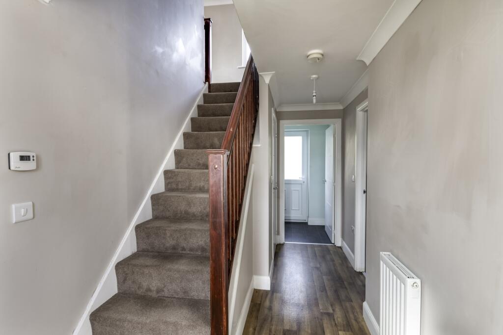 Estate Agent EweMove Scunthorpe - Hallway
