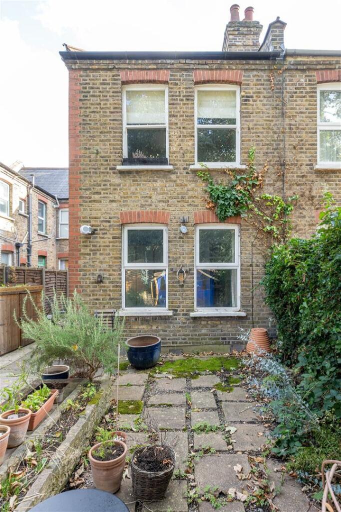 Brettenham E17