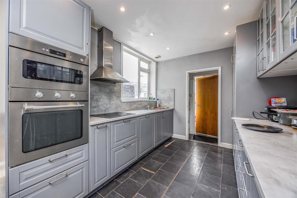 66 Manners Road, Southsea-Small-PorticoMarketing-N