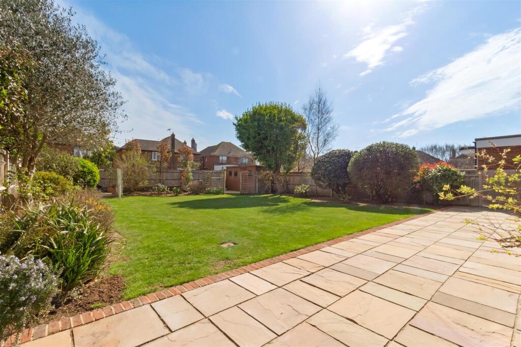 Chelwood Avenue 10-026.jpg