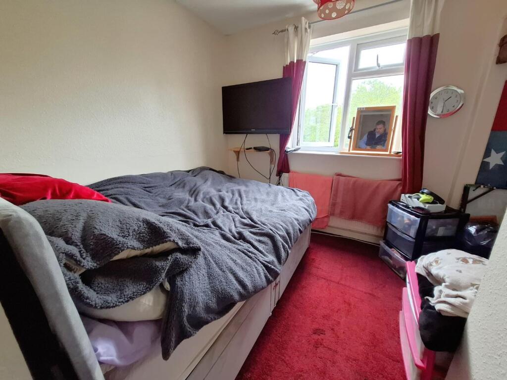 9 - bed 2.jpg