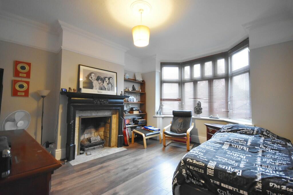 Front Room-min