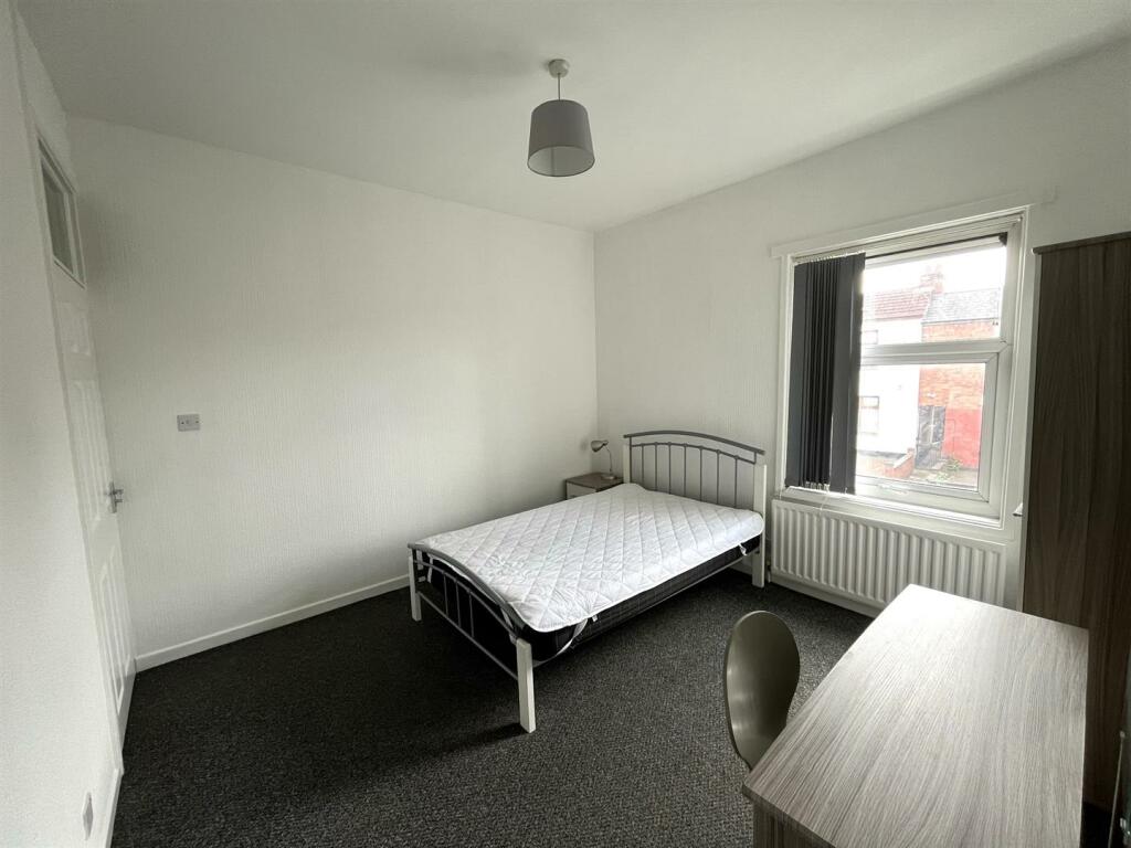 Swan Lane, Bedroom 2.jpeg