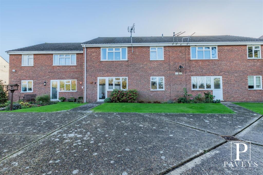 THE GARDENS &amp; VISITOR PARKING