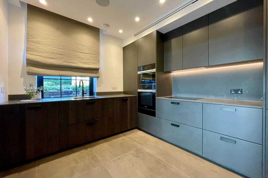 Apartment 3 Sereno House, 22 Beech Hill, Barnet, Hertfordshire, EN4 0JP